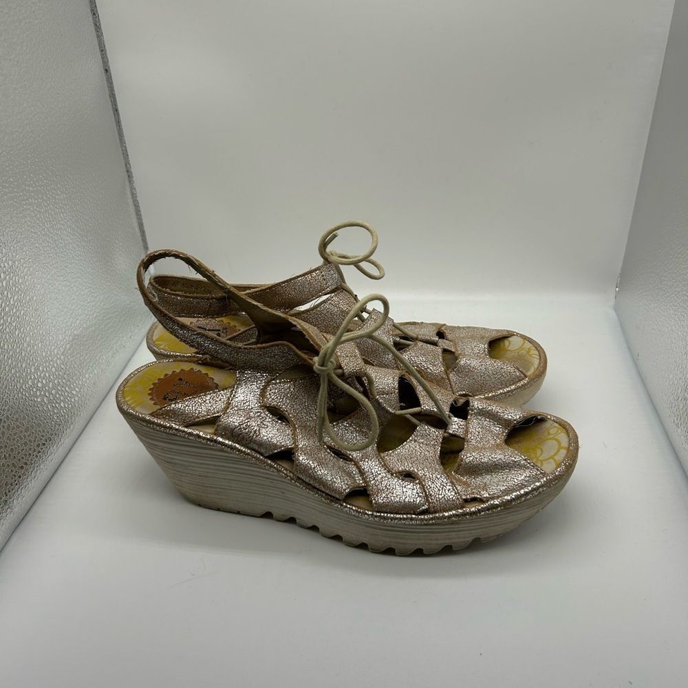 Fly London Yexa Gold Metallic Crackle Size 40
